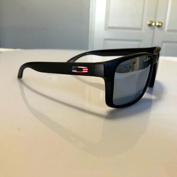Oakley Other - Oakley Holbrook Polarized USA Flag Collection OO9102 Reflective Silver Lenses